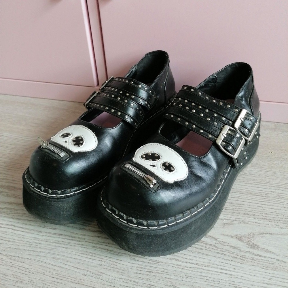 ISO DEMONIA’S Emily 222 & Emily 309 Size 6.5/7